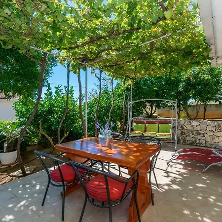 Apartament Babaja *