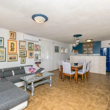 Babaja Apartment